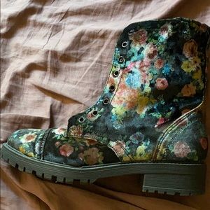 Steve Madden floral boots